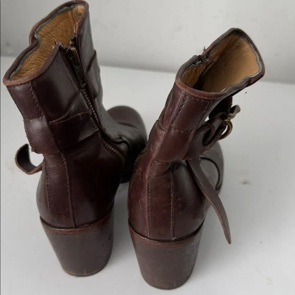 FRY Bronw leather ankleBoot sz9